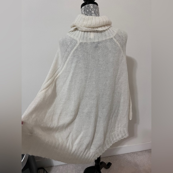 Women’s poncho - Picture 3 of 3